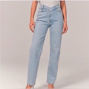 Abercrombie & Fitch the Dad rise Light Wash Straight Leg Jeans curvy love